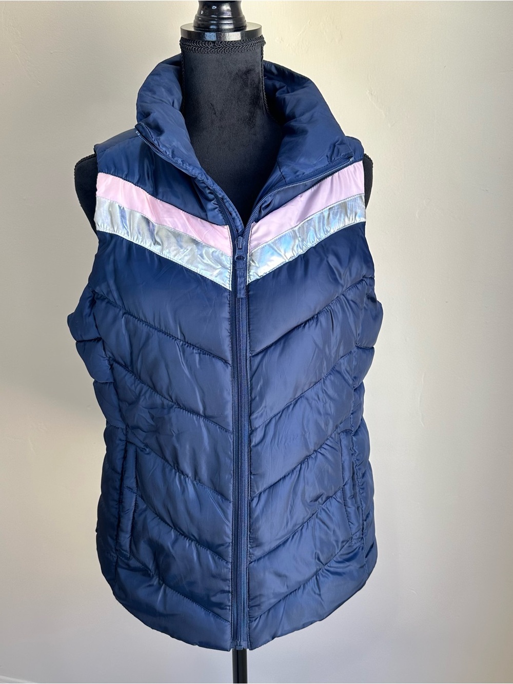 AUTHENTIC AMERICAN HERITAGE Puffer Vest – Women’s Size Large